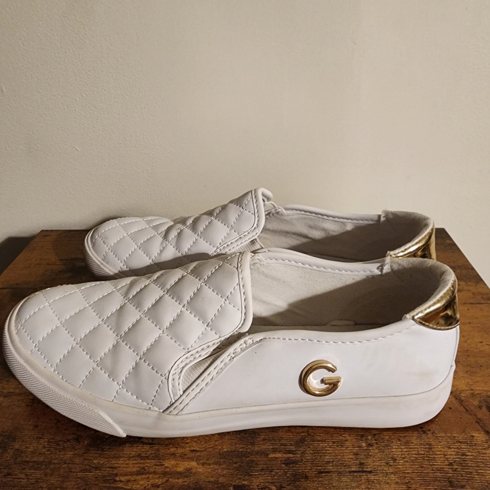 GBG- Guess Womens Size 8 Platform Slip On Shoes